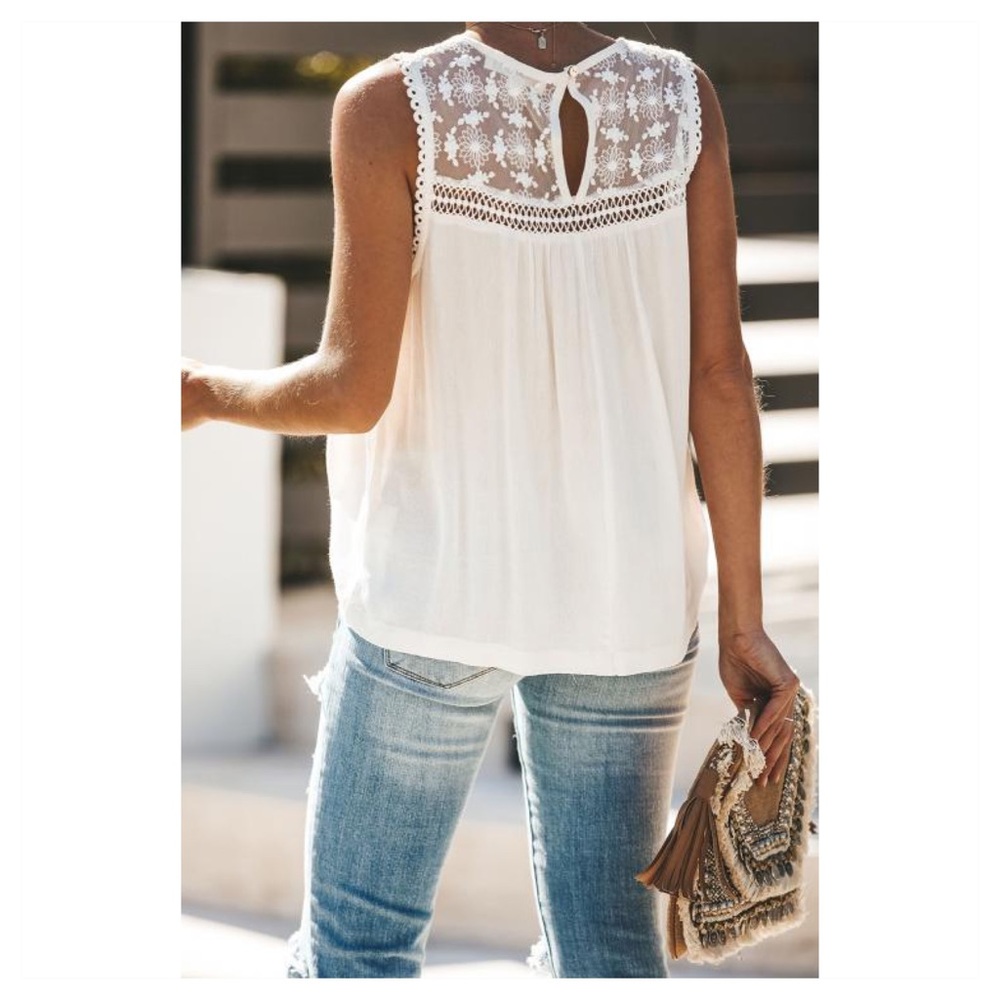 🆕 floral lace yoke sleeveless top - Picture 3 of 3